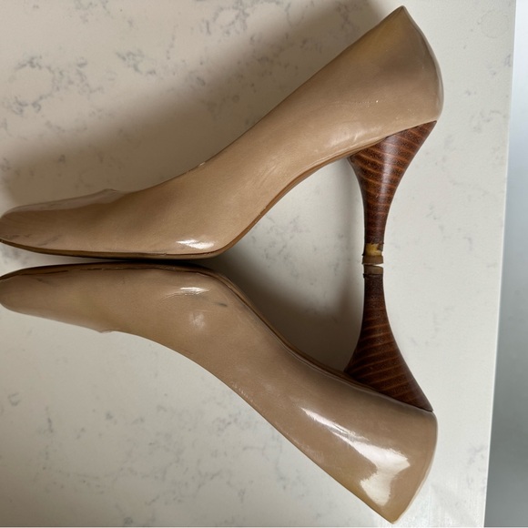 Bandolino Nude Heels - Picture 3 of 10